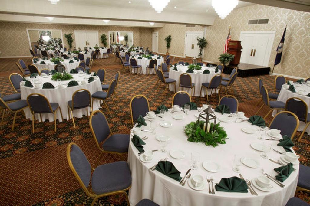 Williamsburg Hospitality House Hotel Restaurant photo